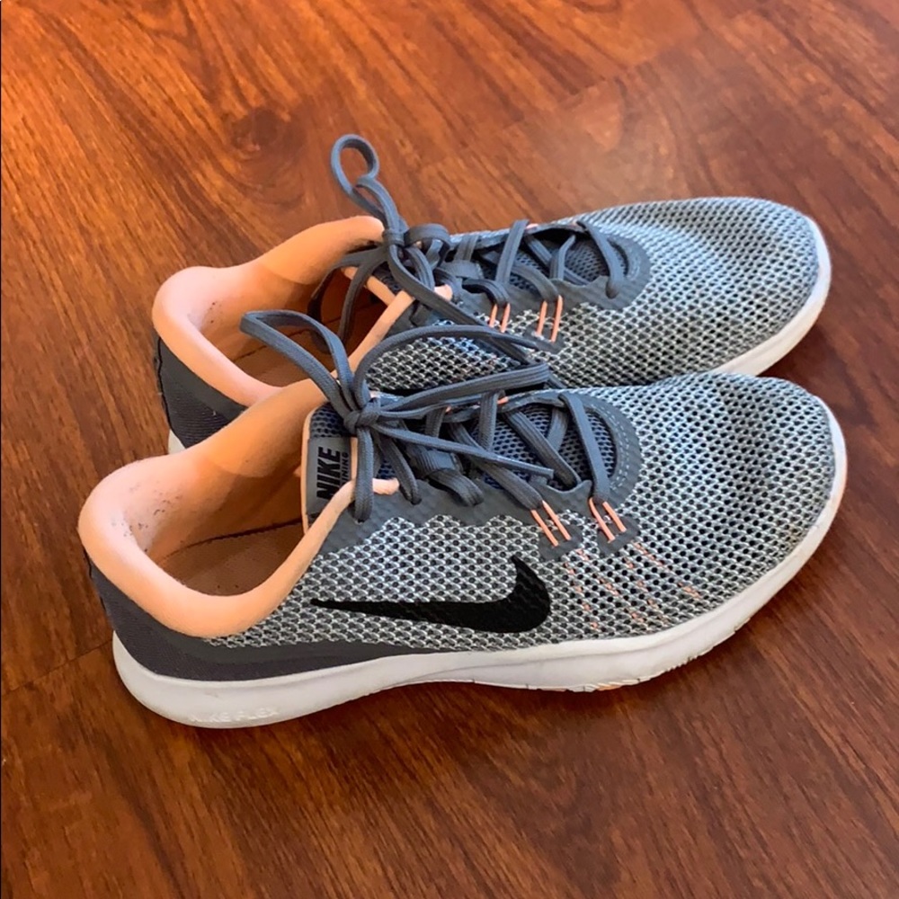 Nike running sneakers like new! gray and peach